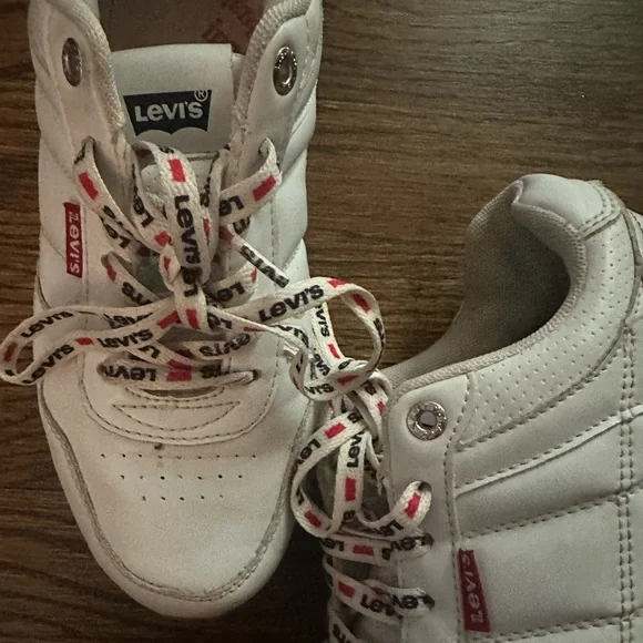 LEVI’S vintage white sneakers - Picture 2 of 7